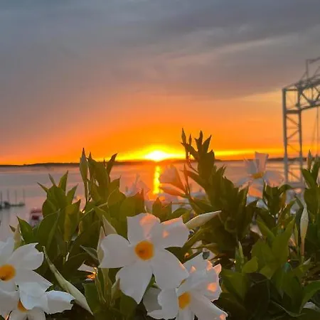 Διαμέρισμα Twin Pine Trees Flats, Near