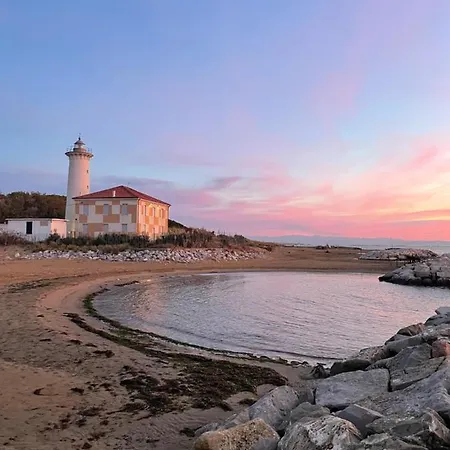 Twin Pine Trees Flats, Near Διαμέρισμα
